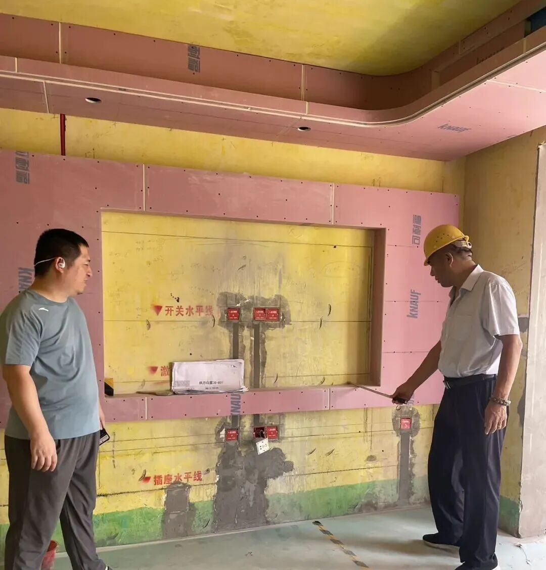摩登7娱乐总经理“突袭”在建工地,专治各种“差不多”! 摩登7娱乐总经理“突袭”在建工地,专治各种“差不多”!