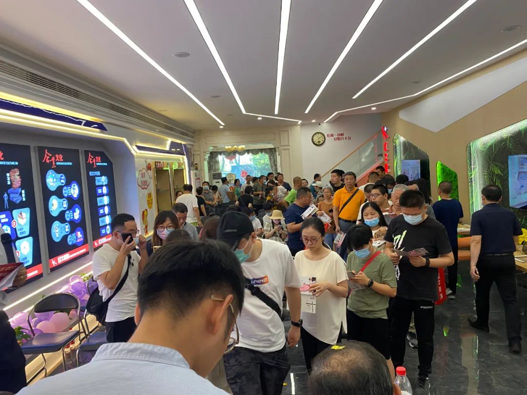 神秘大礼令人震惊!直击摩登7娱乐25周年庆活动现场,气氛太火爆! 神秘大礼令人震惊!直击摩登7娱乐25周年庆活动现场,气氛太火爆!