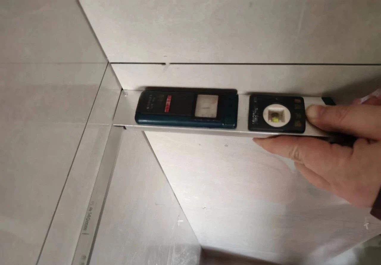 工地巡检|工程总监步履不停,突击工地现场抓质量 工地巡检|工程总监步履不停,突击工地现场抓质量