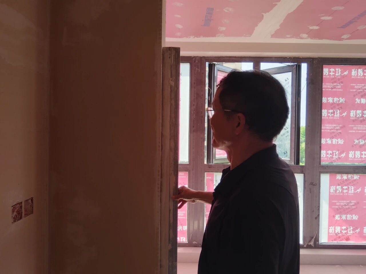 设计师工地巡检,用脚步丈量细节,护航效果完美落地! 设计师工地巡检,用脚步丈量细节,护航效果完美落地!