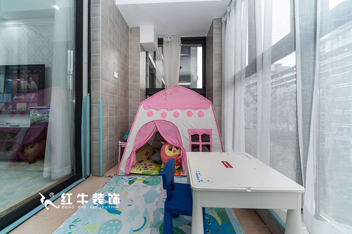 +logo_魏明花_华府国际-117㎡-简美风格(3室2厅2卫,全包16万)06休闲阳台_华府-18