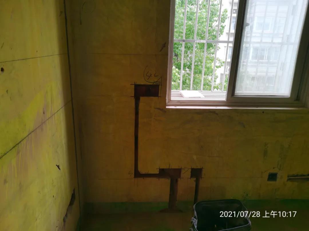 秉承匠心,品质监督!突击摩登7娱乐水电、瓦工施工现场! 秉承匠心,品质监督!突击摩登7娱乐水电、瓦工施工现场!
