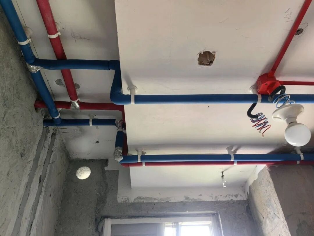 摩登7娱乐工地巡检记:藏在墙里的工艺与标准,必须严格把关! 摩登7娱乐工地巡检记:藏在墙里的工艺与标准,必须严格把关!